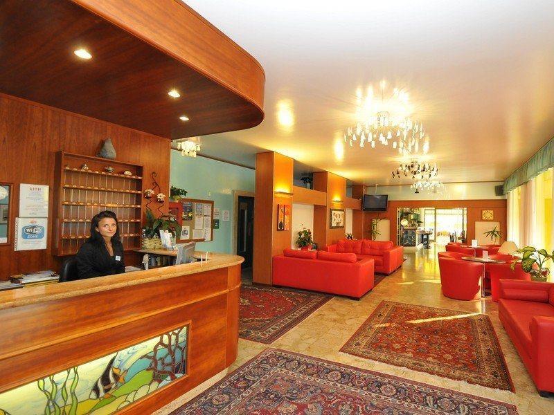 Hotel Jadran リド・ディ・イエゾロ エクステリア 写真
