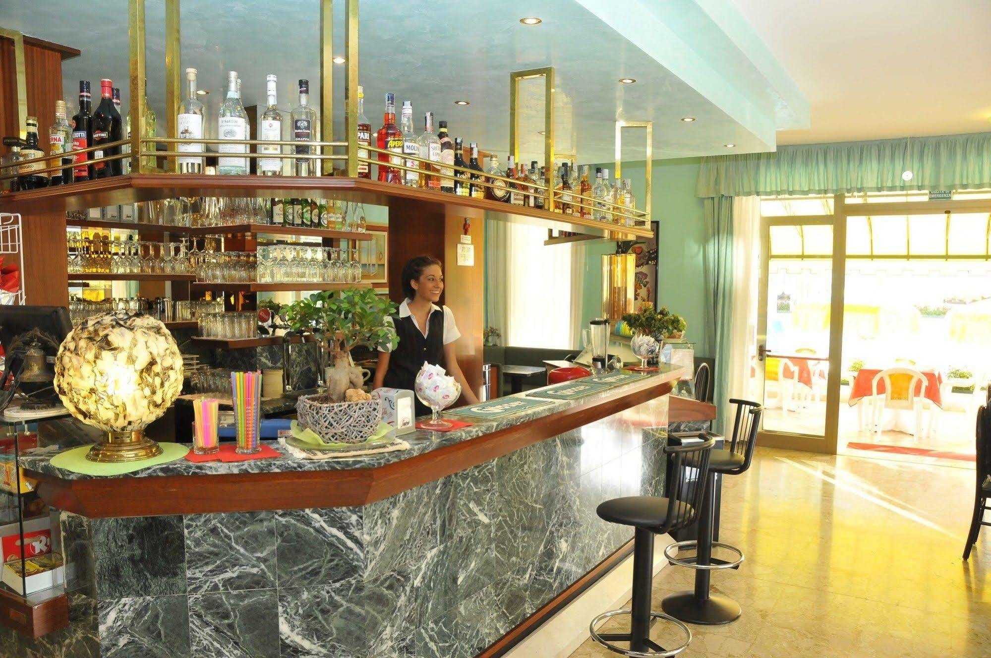 Hotel Jadran リド・ディ・イエゾロ エクステリア 写真